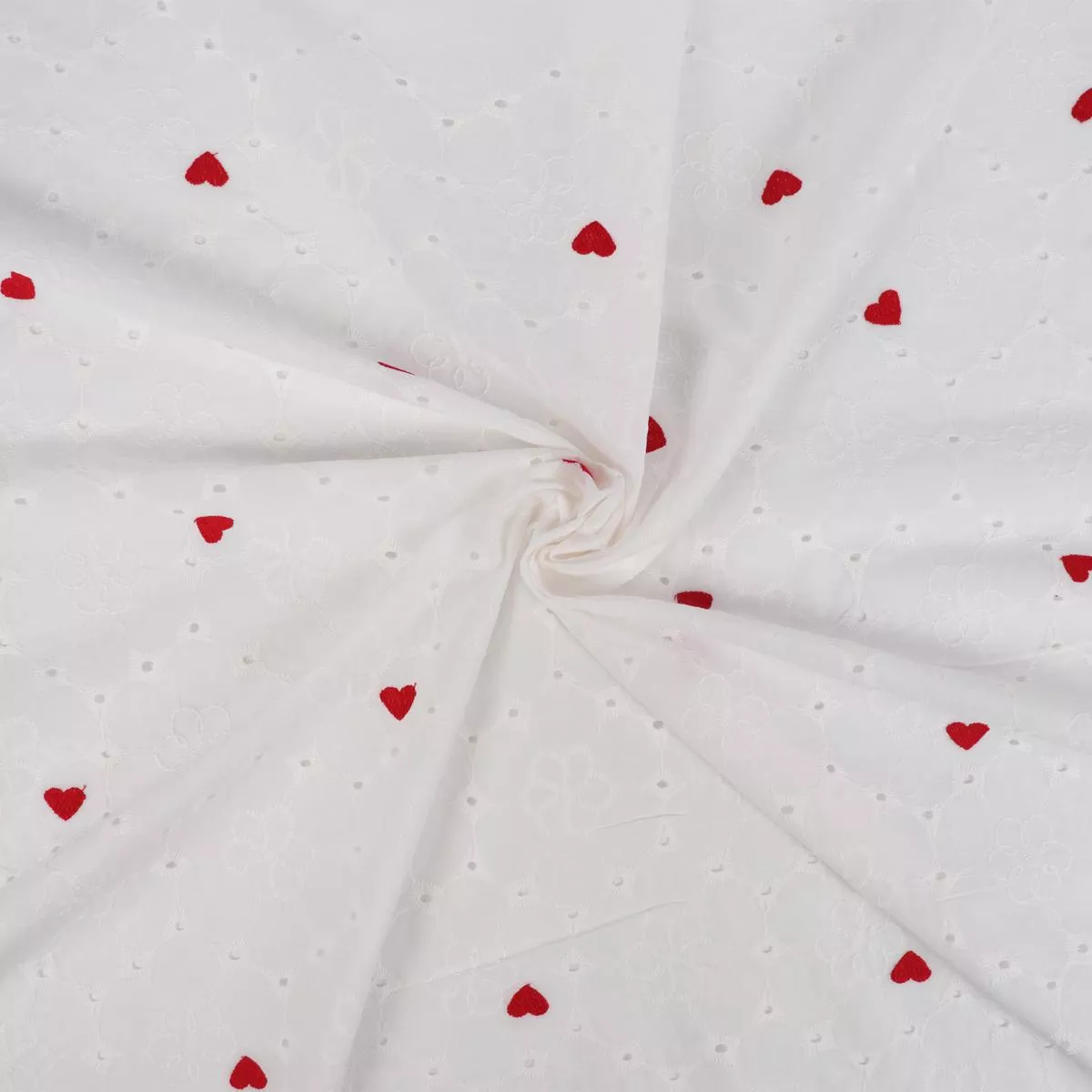 Broderie Anglaise – Embroidered Hearts